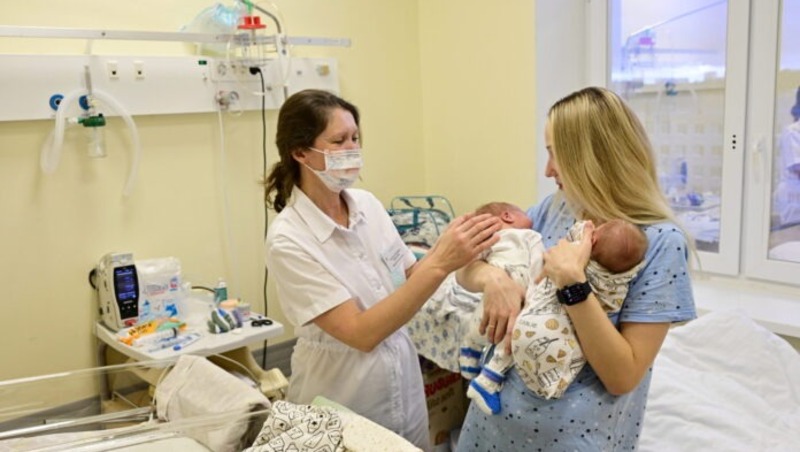 649 малышей родились за неделю в Свердловской области