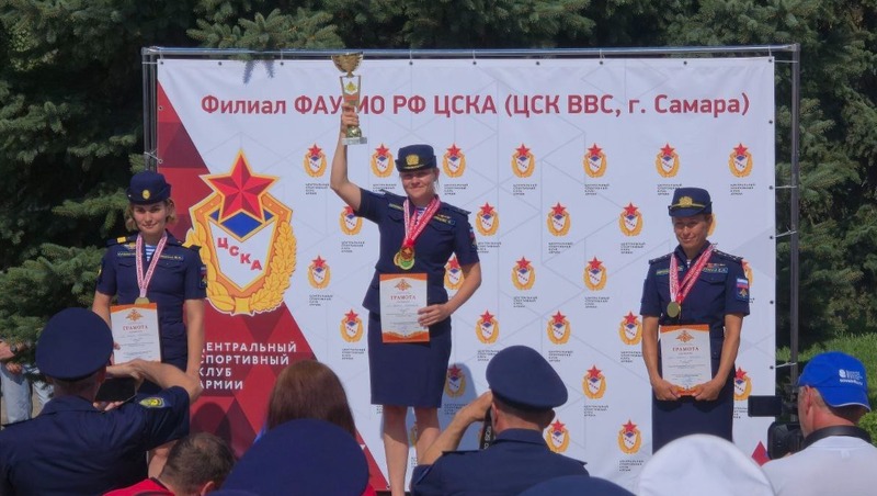 Участников чемпионата ВС РФ по парашютному спорту наградили в Самаре