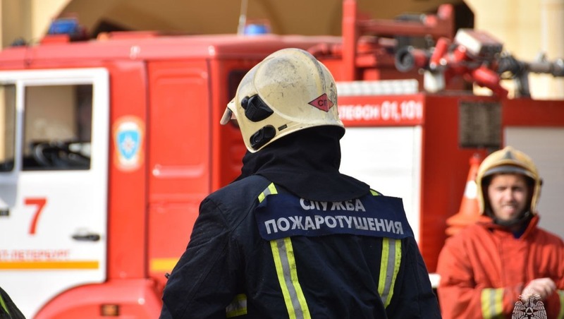 2 человека погибли при пожаре в Невском районе Петербурга