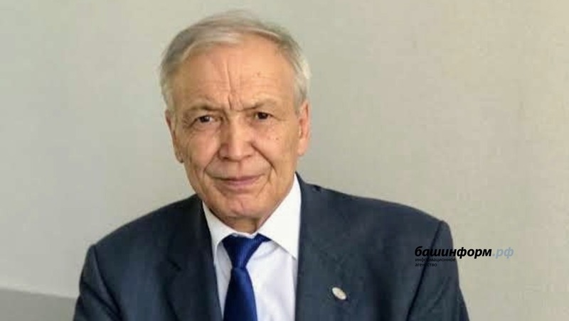 Врач из Башкирии В.Тимербулатов получил награду за большой вклад в развитие здравоохранения