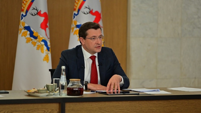 Никитин поздравил работников суда с профессиональным праздником