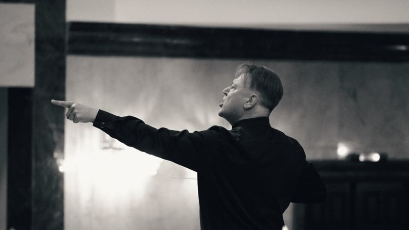 Минниханов вручил дирижеру Сладковскому высшую госнаграду РТ