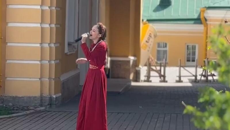 Видео:в Пушкине прошел патриотический фестиваль, объединивший ветеранов и семьи бойцов