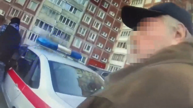 Пенсионер угрожал ножом двум 9-летним мальчикам в Петербурге