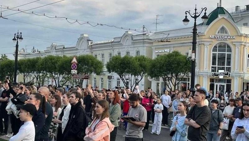 Омский «Нефтяник-Титан» презентует команду на Пешеходном Любинском