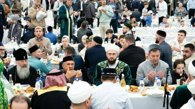 На XIII Республиканский ифтар пришло более 14 тыс. человек