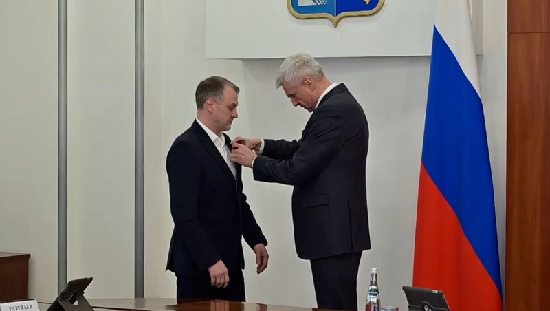 Двух колымчан наградили за вклад в развитие ДНР