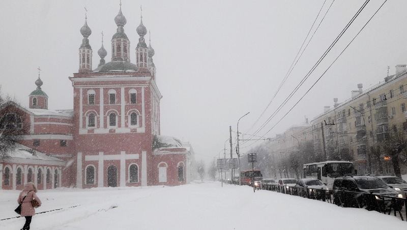 Малков поблагодарил работников коммунальных и дорожных служб за круглосуточную уборку снега