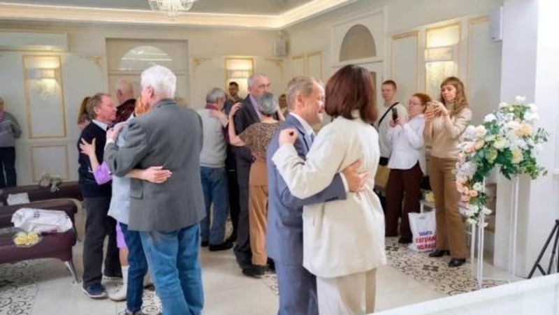 14 супружеских пар наградили знаком отличия «Совет да любовь» в Свердловской области