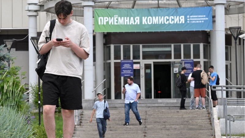 Для абитуриентов в России вводится режим «день тишины»