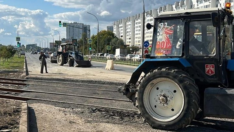 Движение возле 4-й поликлиники открыли после ремонта в Челнах