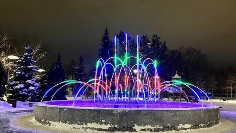Мэр Шелест: Стартовал монтаж новогодней иллюминации на городские фонтаны