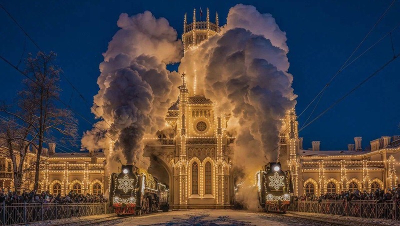 Фотовыставка «Поезд Деда Мороза» открылась на Московском вокзале Петербурга