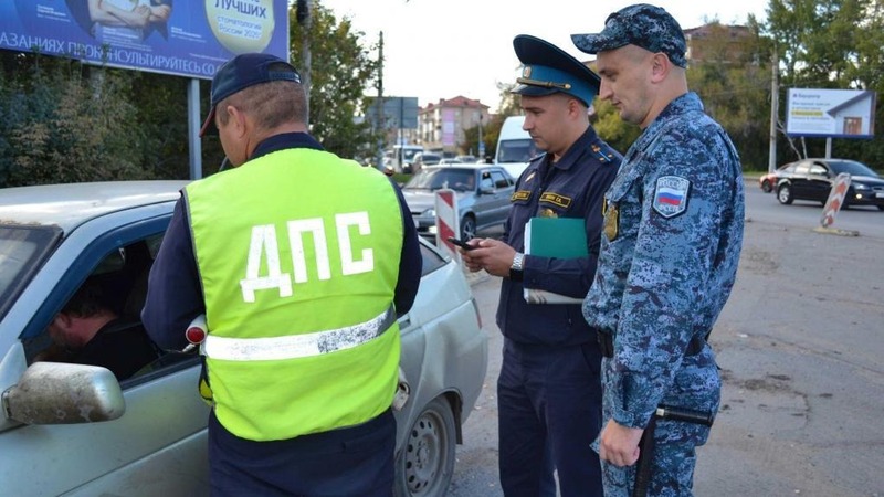 В Омске приставы на дороге за долги арестовали четыре авто