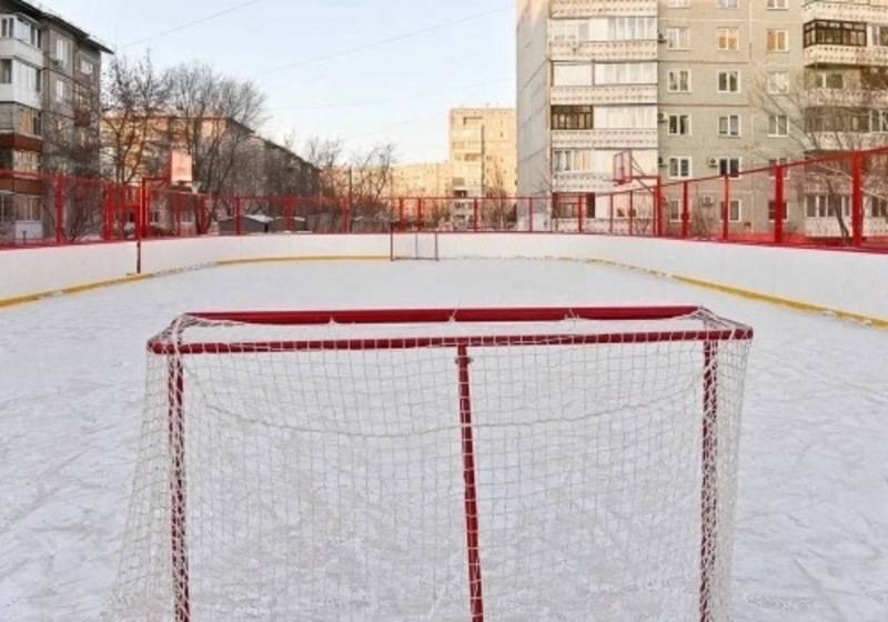 35 многофункциональных хоккейных коробок обустроены во дворах Омска 