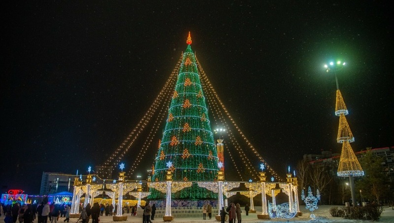 Более 50 тыс. гостей посетят центральные елки Челнов в новогоднюю ночь