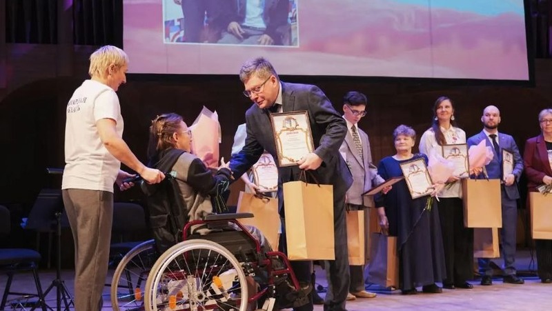 18 человек с ОВЗ наградили премиями главы Самары за выдающиеся достижения