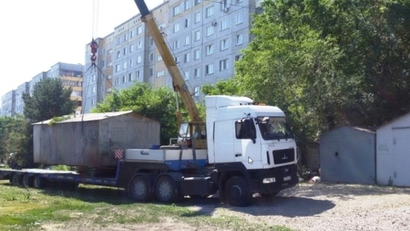 На Левобережье Омска за лето убрали 250 незаконных гаражей