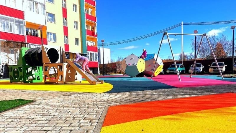 Спортивная и детская площадки появились в поселке Палатка
