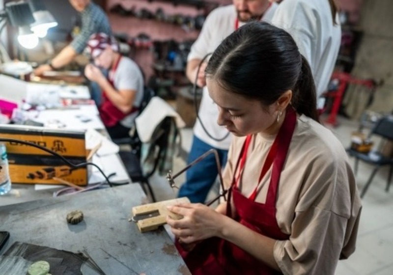 Молодёжь из 30 регионов России представила традиционные ремёсла в Омске