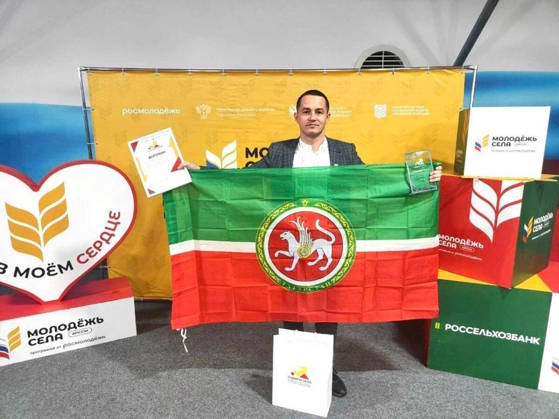 Сельский глава из РТ, сопровождающий помощь на СВО, признан лучшим в России