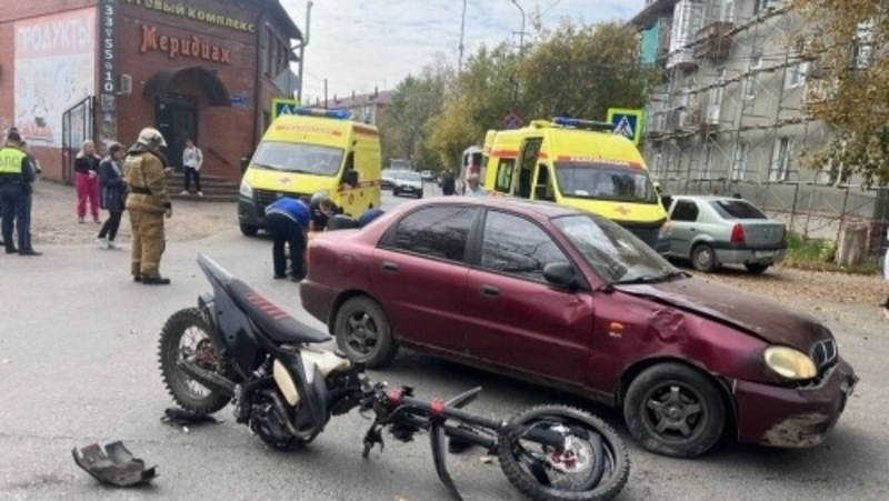 В ДТП с питбайком в Омске погибла 17-летняя девушка