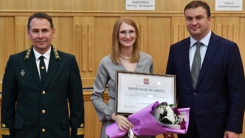 Хоценко поблагодарил омских лесоводов за труд и вручил отличившимся награды