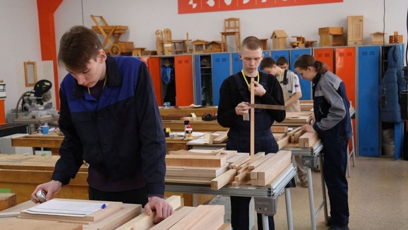 Паслер поздравил уральцев с Днём российского студенчества