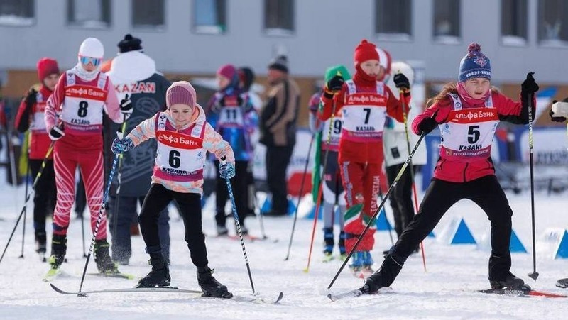Более 400 спортсменов приняли участие в межрегиональных соревнованиях по лыжным гонкам в Казани