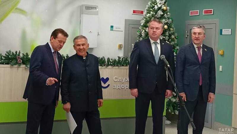 Минниханов открыл 2 новые поликлиники в Казани