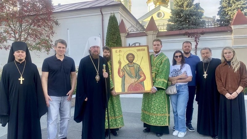 Палехские золотые иконы подарили трём челябинским храмам