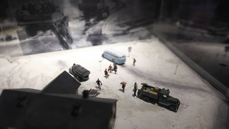 Фотовыставка о ледовой трассе «Дорога жизни» открылась в Петербурге