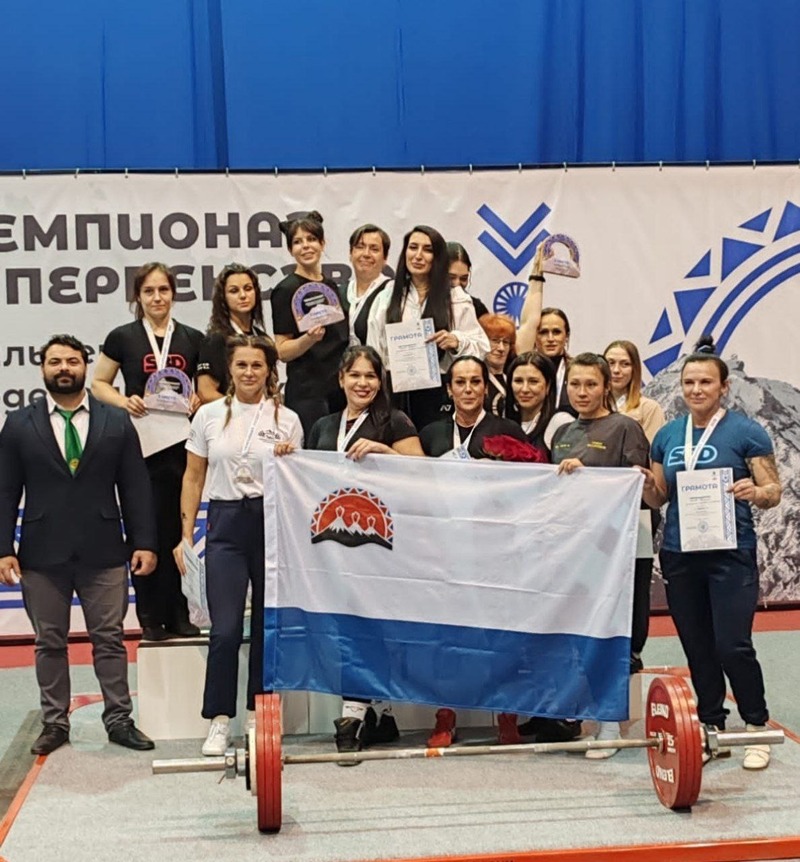 4 медали завоевали колычанки на чемпионате ДФО по классическому троеборью в Елизово