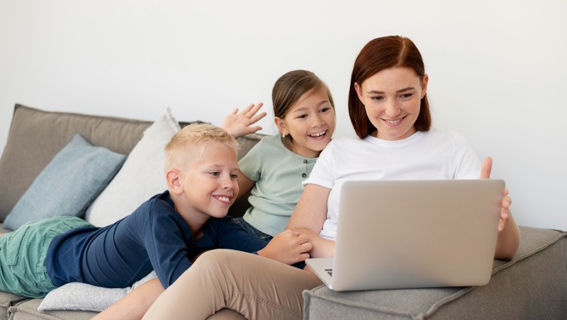 Онлайн-гид со 100 играми для укрепления семьи запустили в Свердловской области