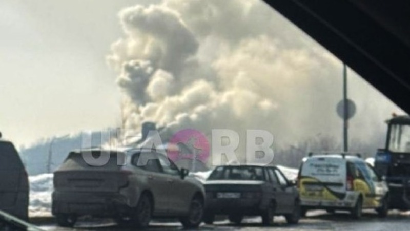 Четырёхэтажный дом горит в Уфе