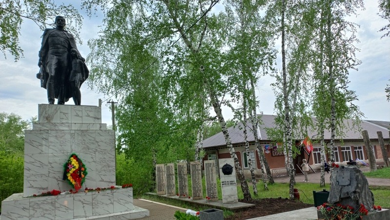 В Омской области открыли памятник участникам СВО