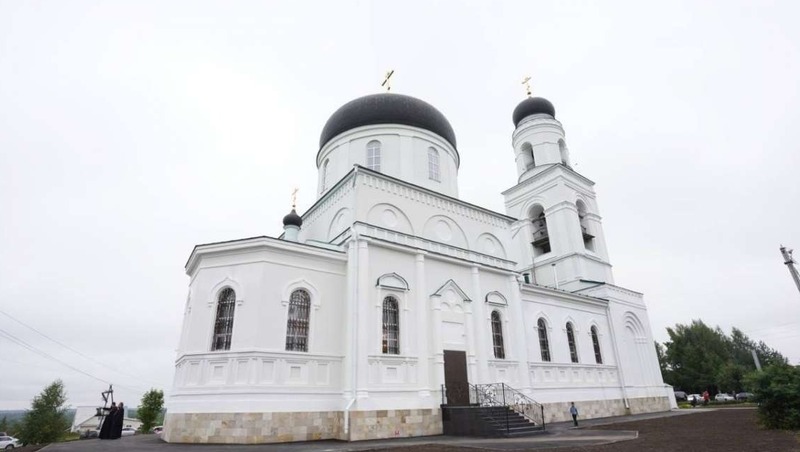 Архиепископ Георгий освятил восстановленный храм на берегу Волги