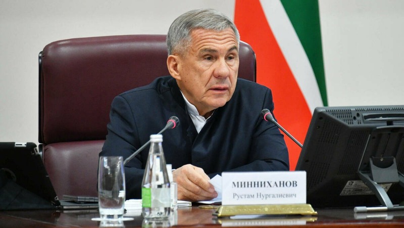 Рустам Минниханов поручил усилить контроль за уборкой снега и подготовиться к паводкам