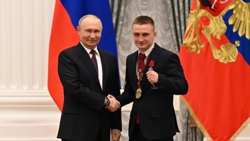 В.Путин вручил четырём свердловским боксёрам медали «За заслуги перед Отечеством»