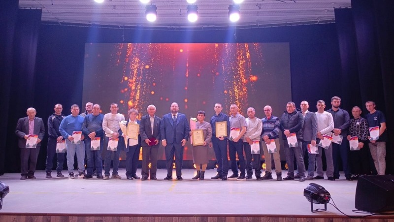 30 лучших аграриев региона наградили в Челябинской области