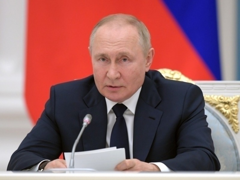 Путин присвоил почетные звания трём омским аграриям и ветеринарам