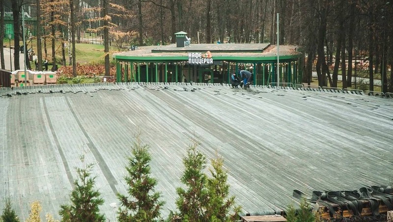 Катки к зимнему сезону начали монтировать в нижегородских парках