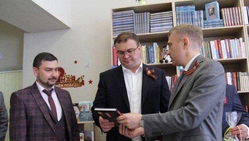 Хоценко открыл обновленный Дом культуры в Омском районе