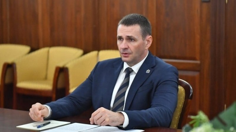Демешин поздравил преподавателей с профессиональным праздником