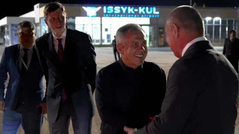 Минниханов прибыл в Киргизию на экономический форум