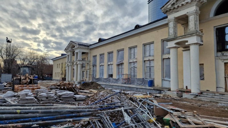 В Казани восстанавливают утраченные декоративные элементы старого аэровокзала