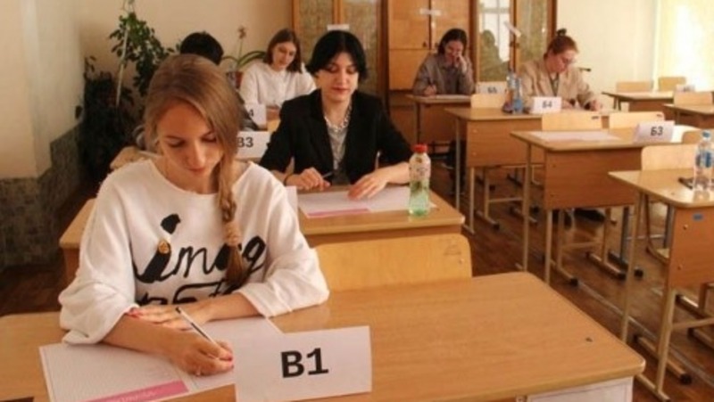Мэр Шелест: 11 юных омичей набрали заветные 100 баллов по ЕГЭ