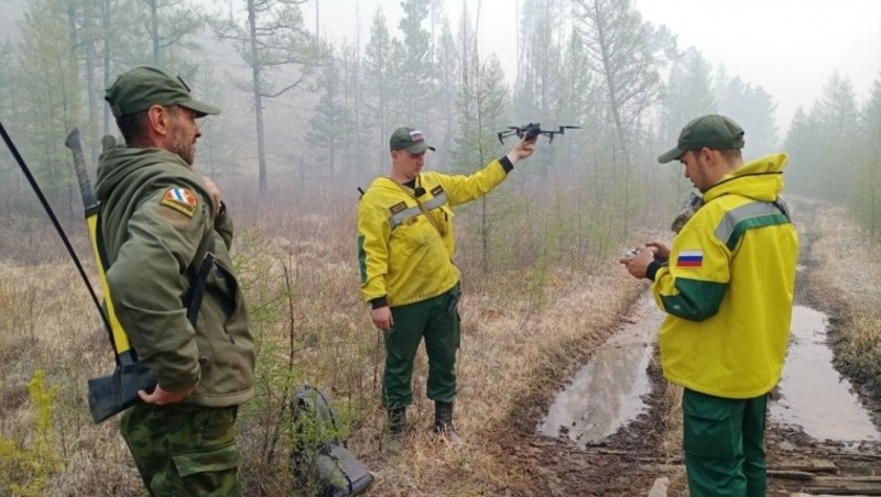 Омские десантники-пожарные борются с пожарами в Забайкалье