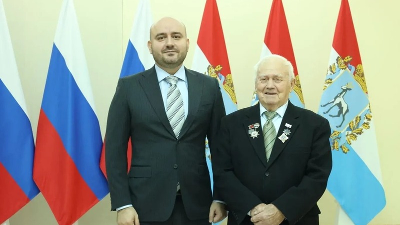 Федорищев вручил почётный знак «За служение людям» 6 жителям Самарской области