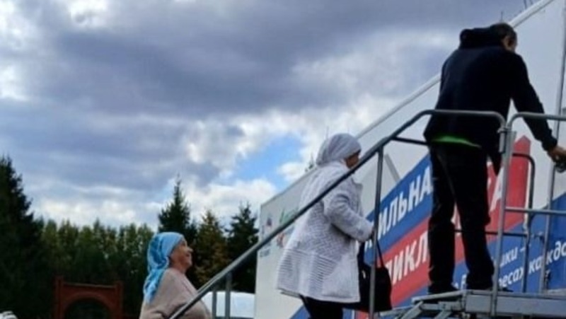 Более 300 жителей Елабужского района посетили «Мобильную поликлинику» в Мортах